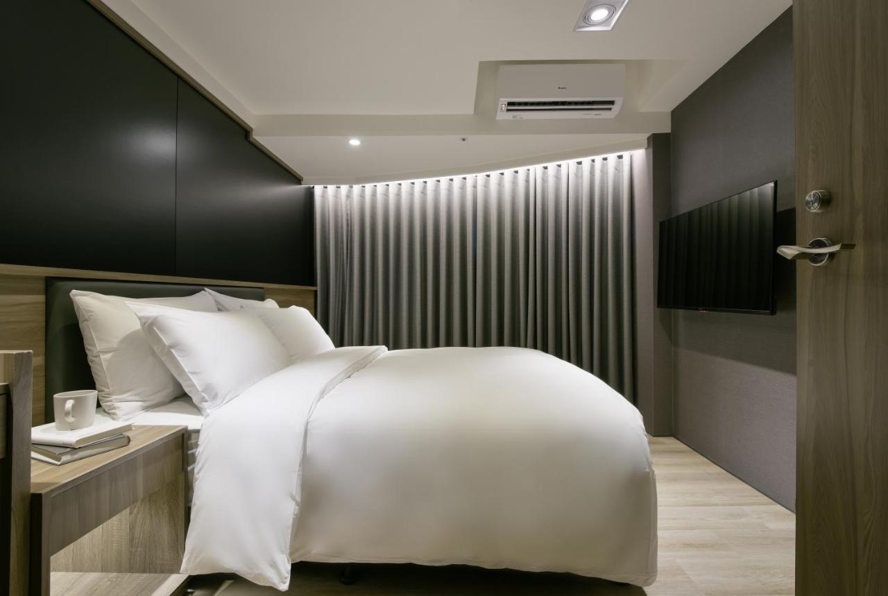 Autumn Willow Hotel ไถจง ภายนอก รูปภาพ