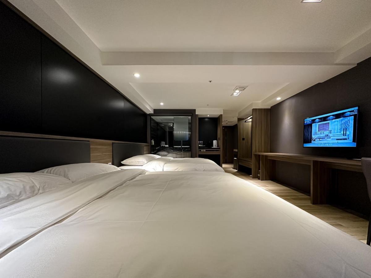Autumn Willow Hotel ไถจง ภายนอก รูปภาพ