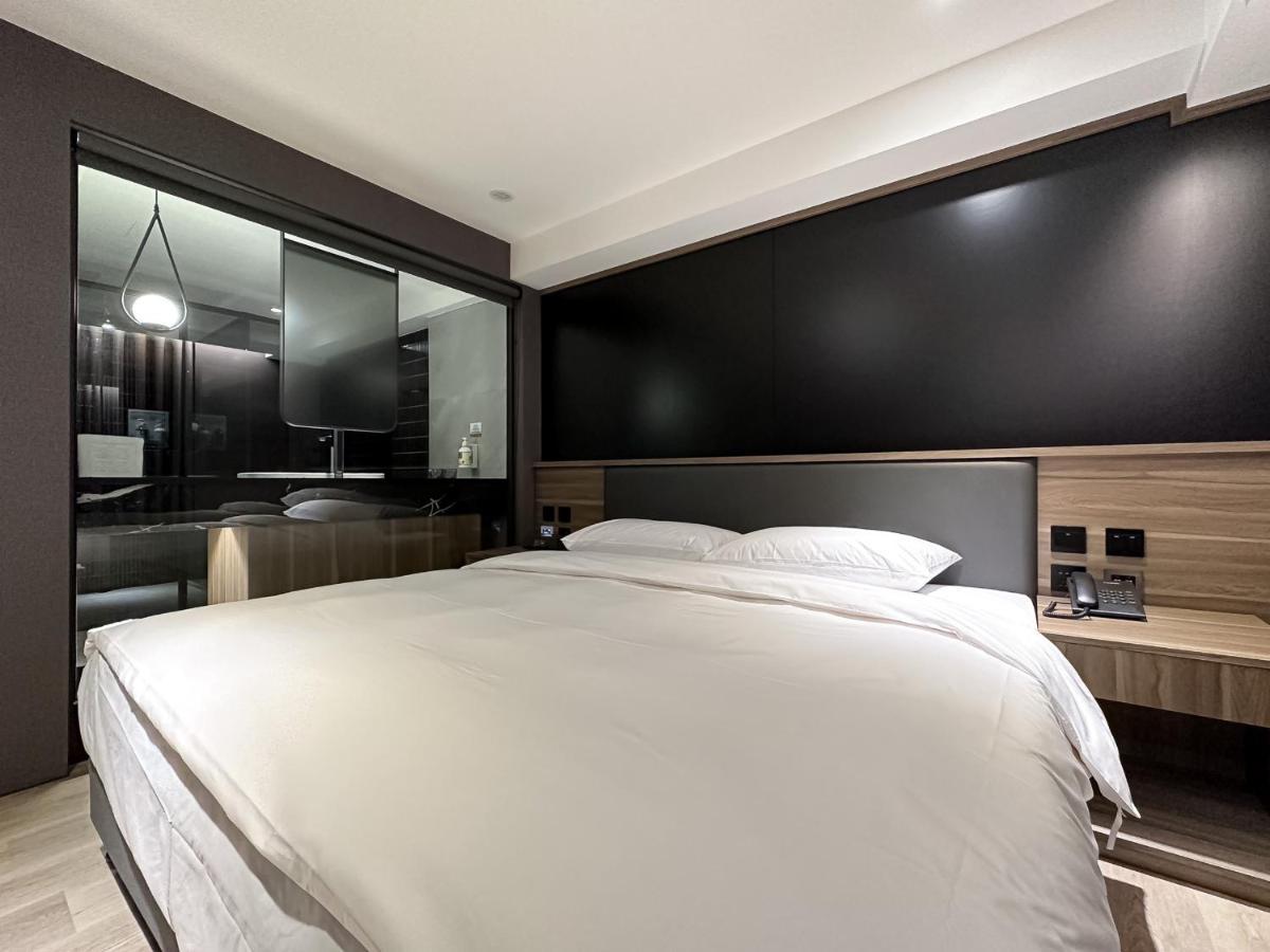 Autumn Willow Hotel ไถจง ภายนอก รูปภาพ