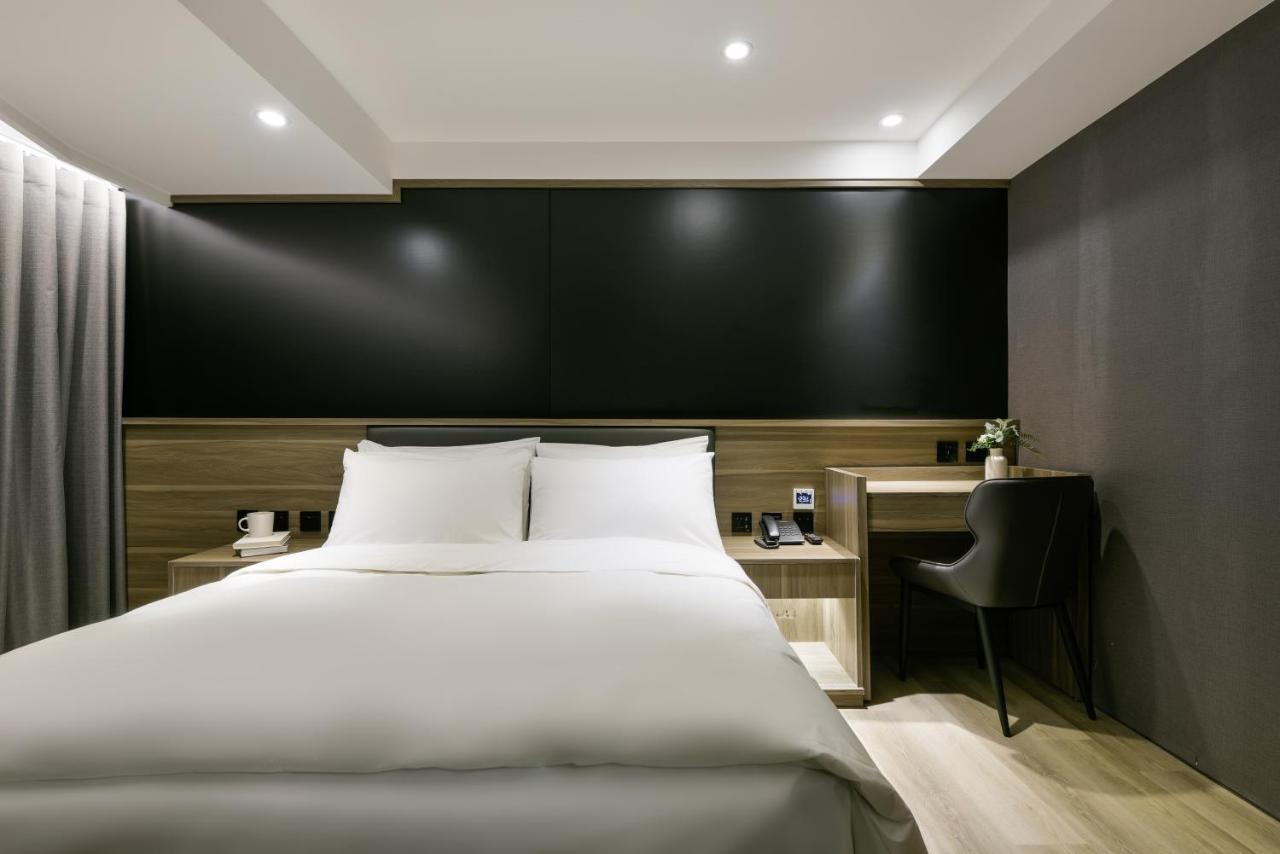 Autumn Willow Hotel ไถจง ภายนอก รูปภาพ