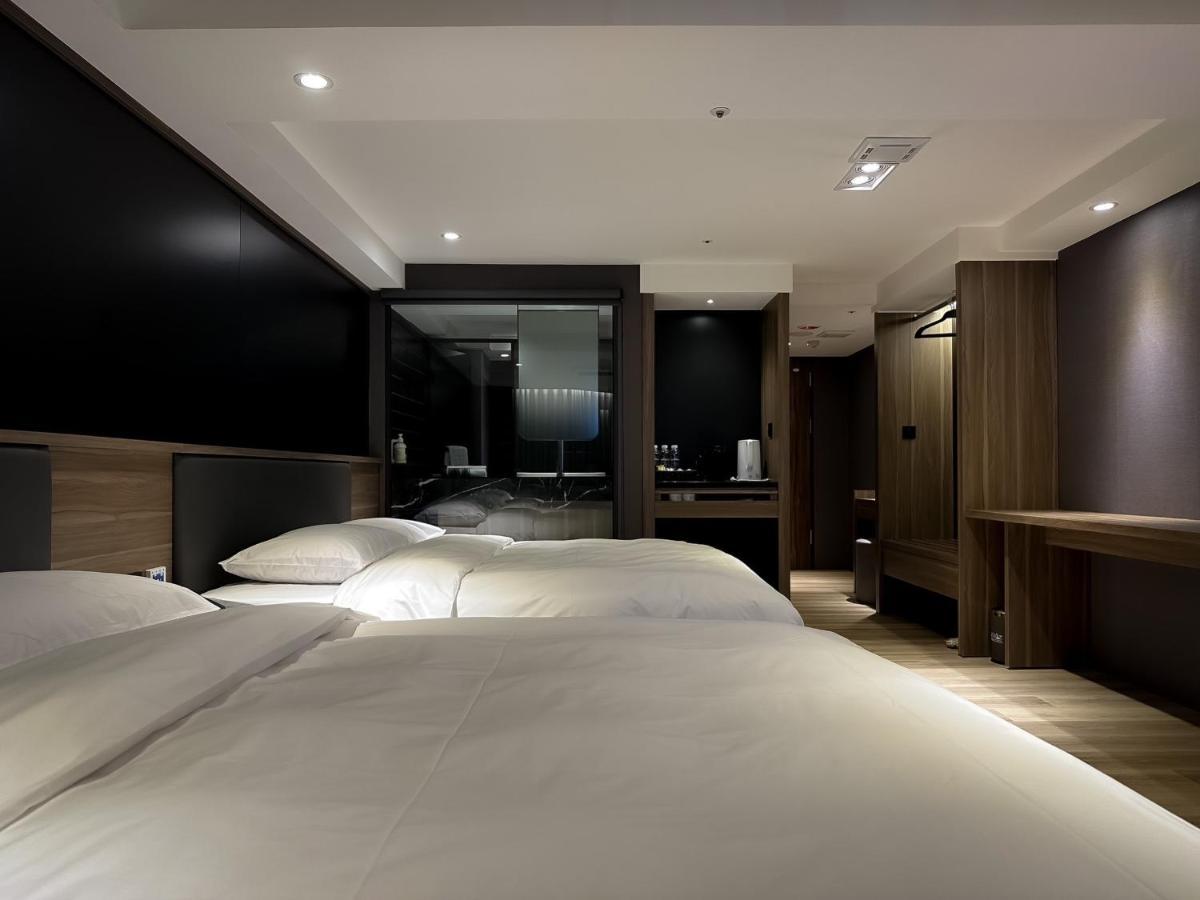 Autumn Willow Hotel ไถจง ภายนอก รูปภาพ