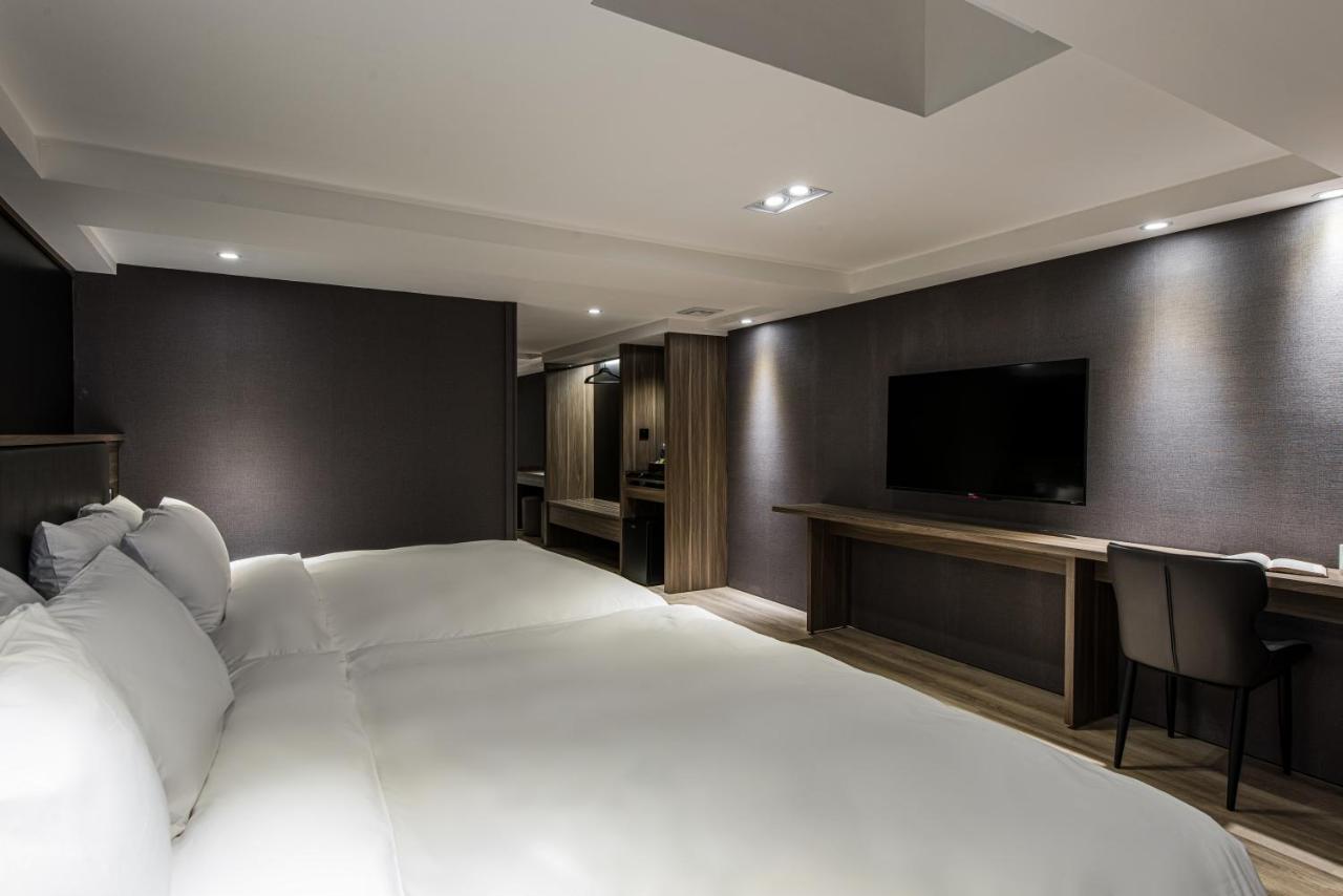 Autumn Willow Hotel ไถจง ภายนอก รูปภาพ