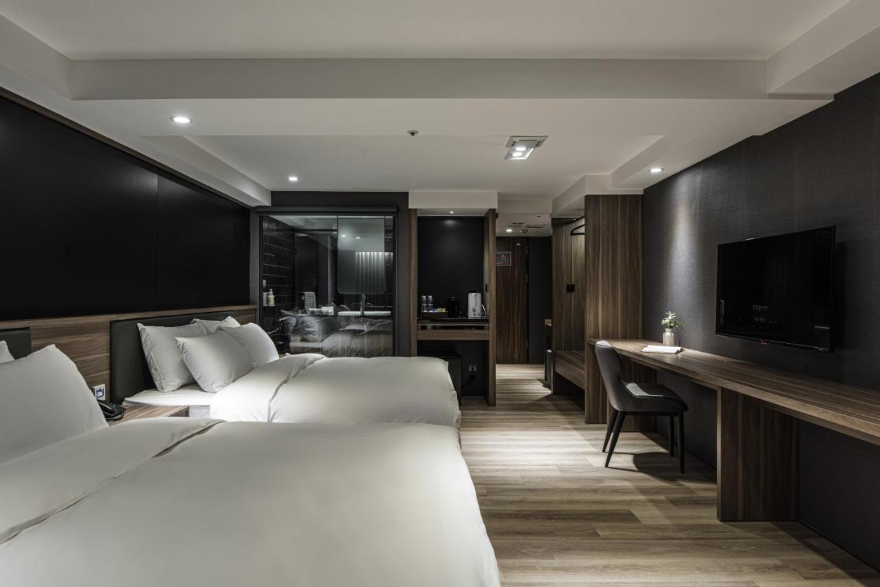 Autumn Willow Hotel ไถจง ภายนอก รูปภาพ