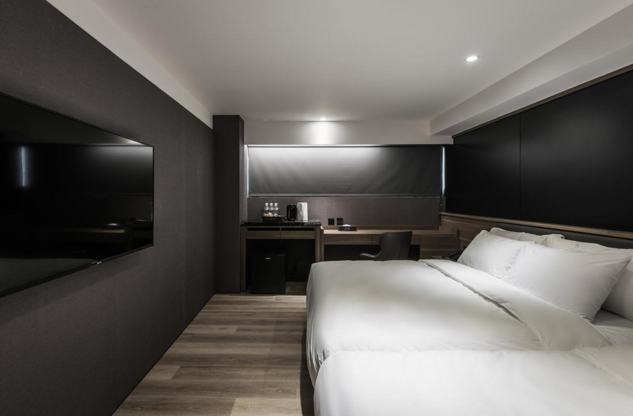 Autumn Willow Hotel ไถจง ภายนอก รูปภาพ