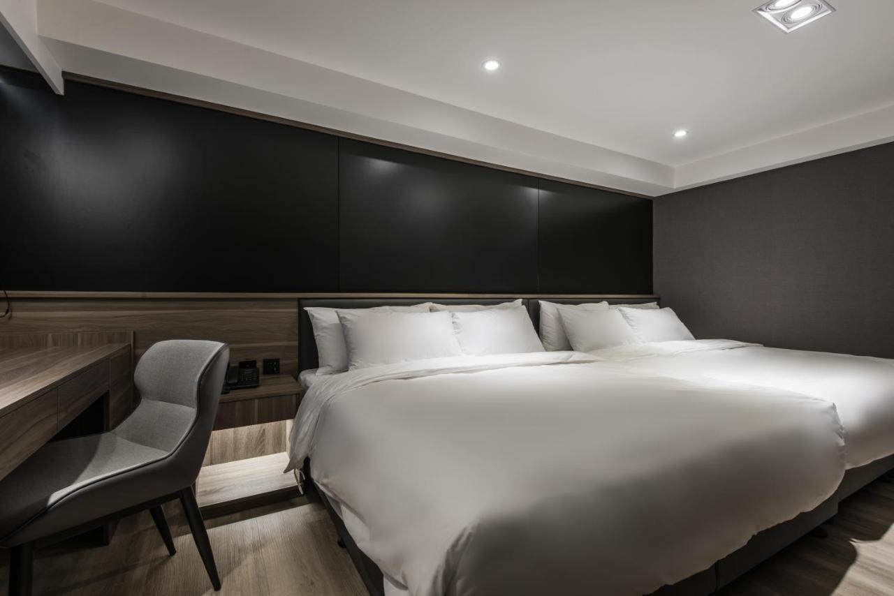 Autumn Willow Hotel ไถจง ภายนอก รูปภาพ