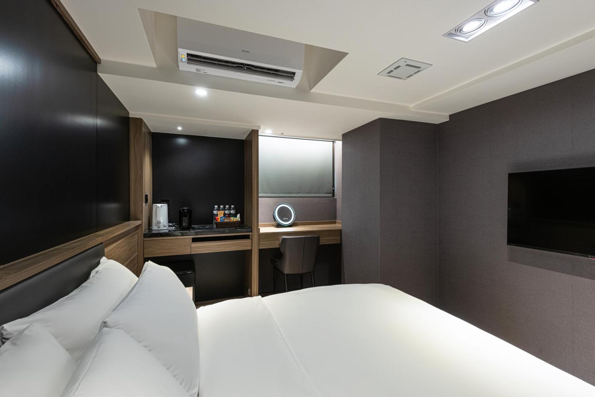 Autumn Willow Hotel ไถจง ภายนอก รูปภาพ