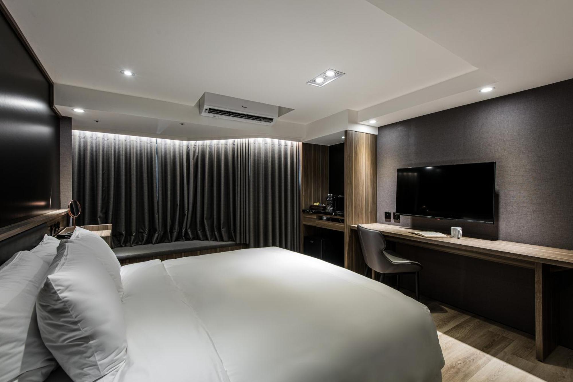 Autumn Willow Hotel ไถจง ภายนอก รูปภาพ