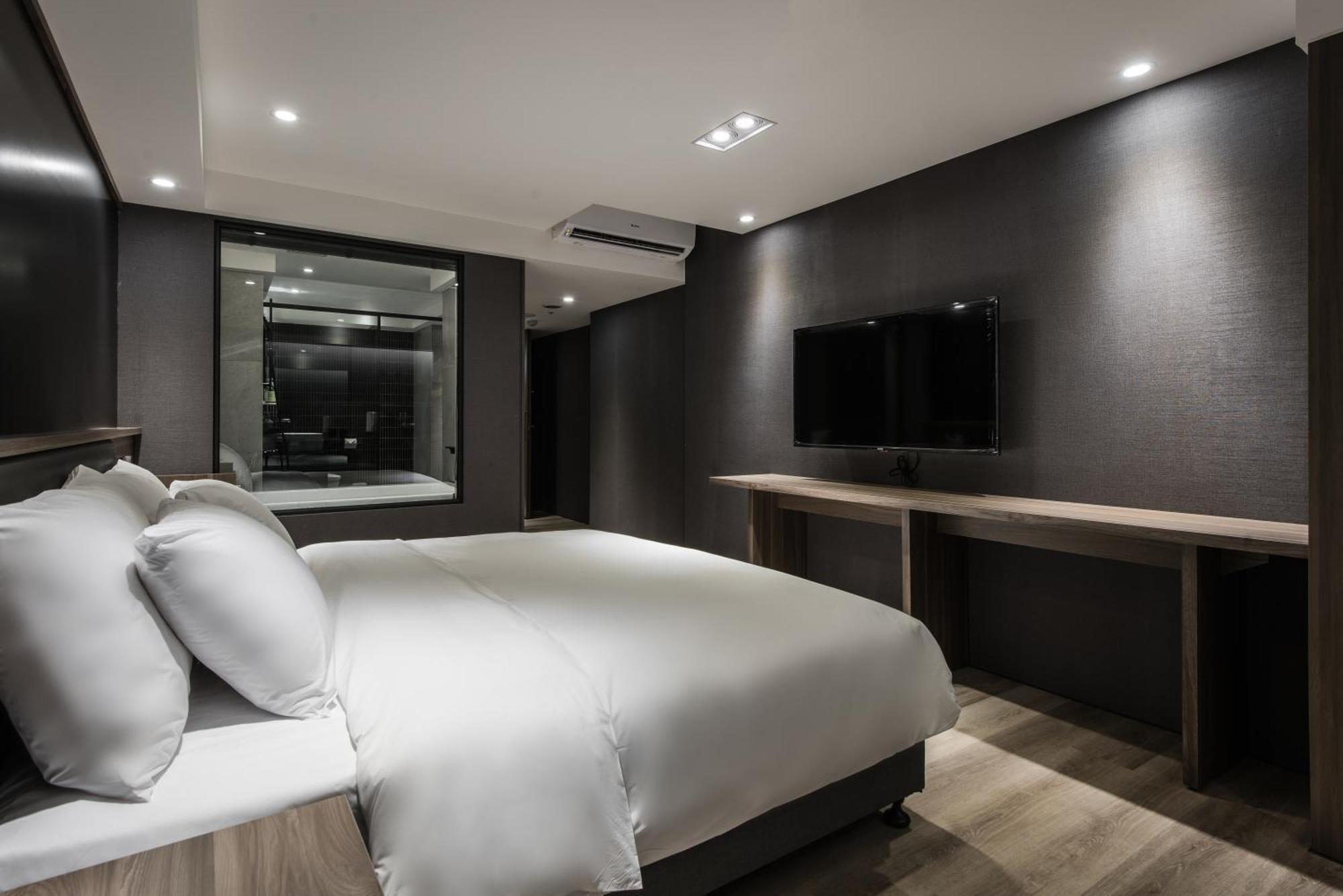Autumn Willow Hotel ไถจง ภายนอก รูปภาพ