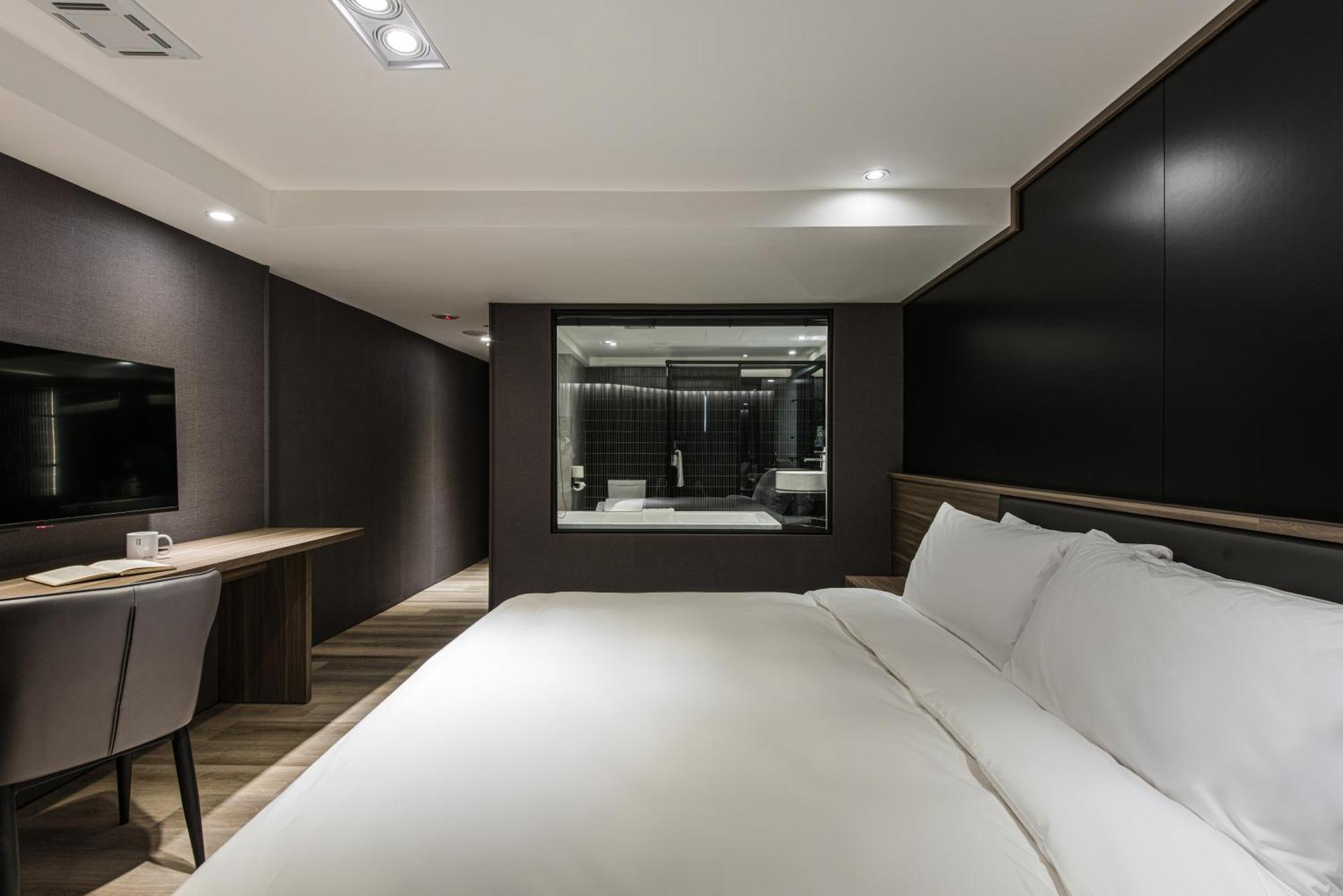 Autumn Willow Hotel ไถจง ภายนอก รูปภาพ