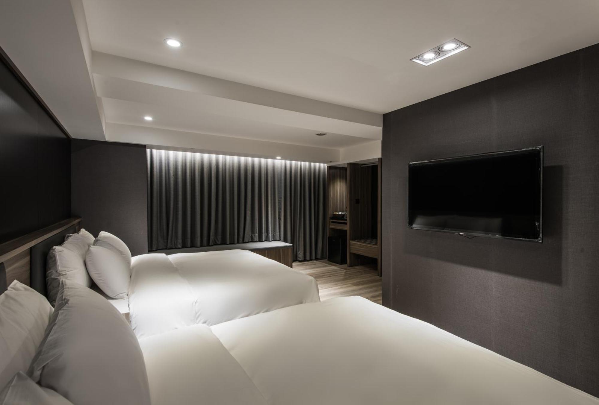 Autumn Willow Hotel ไถจง ภายนอก รูปภาพ